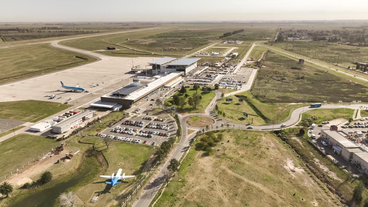 Aeropuerto Internacional de Rosario: Provincia y Nación garantizan la realización de la obra sobre la pista
